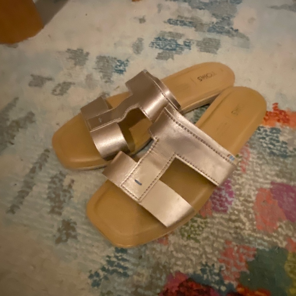 Light gold unique strap Toms sandals size 8